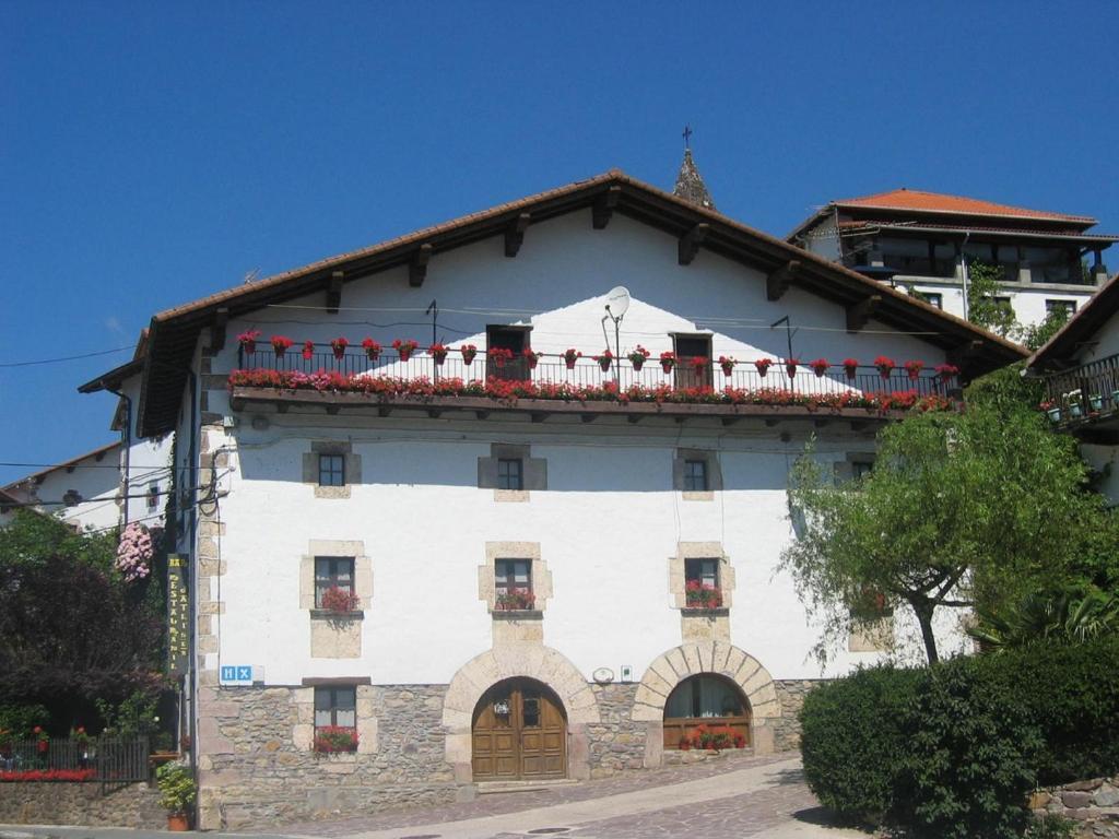 Hostal Ezkurra Экстерьер фото